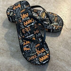 Jordan Grafitti Platform Flip Flops Size 9